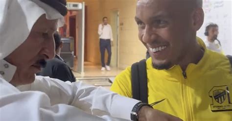 Arabia Saudita, un tifoso regala un rolex a Fabinho